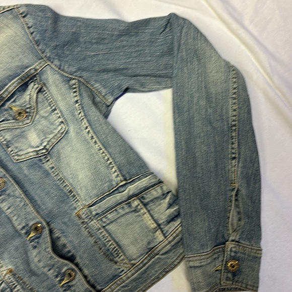 Guess Vintage Women’s Jean Jacket. Size Large - Picture 4 of 9